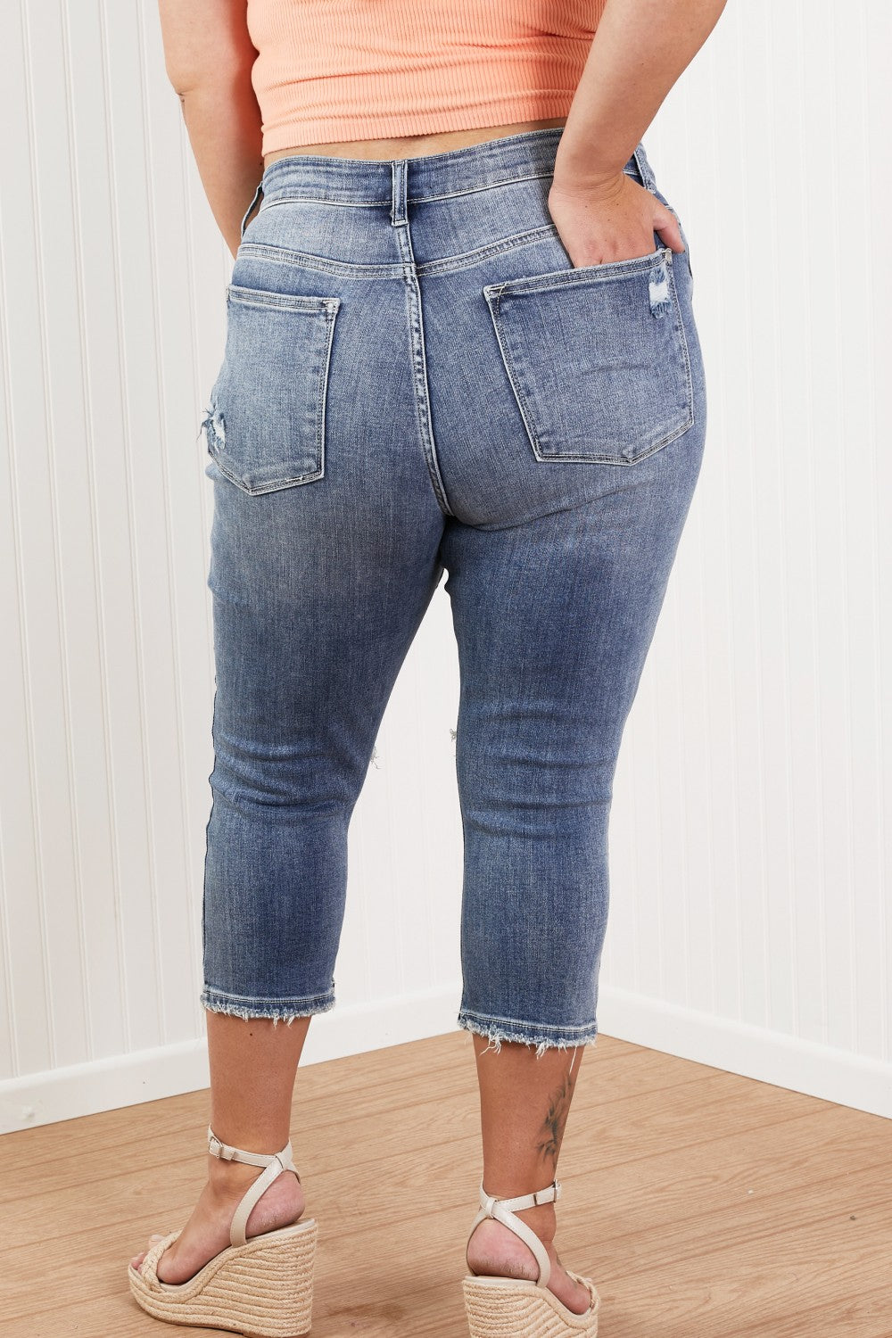 Judy Blue Wren Distressed Mid-Rise Denim Capri