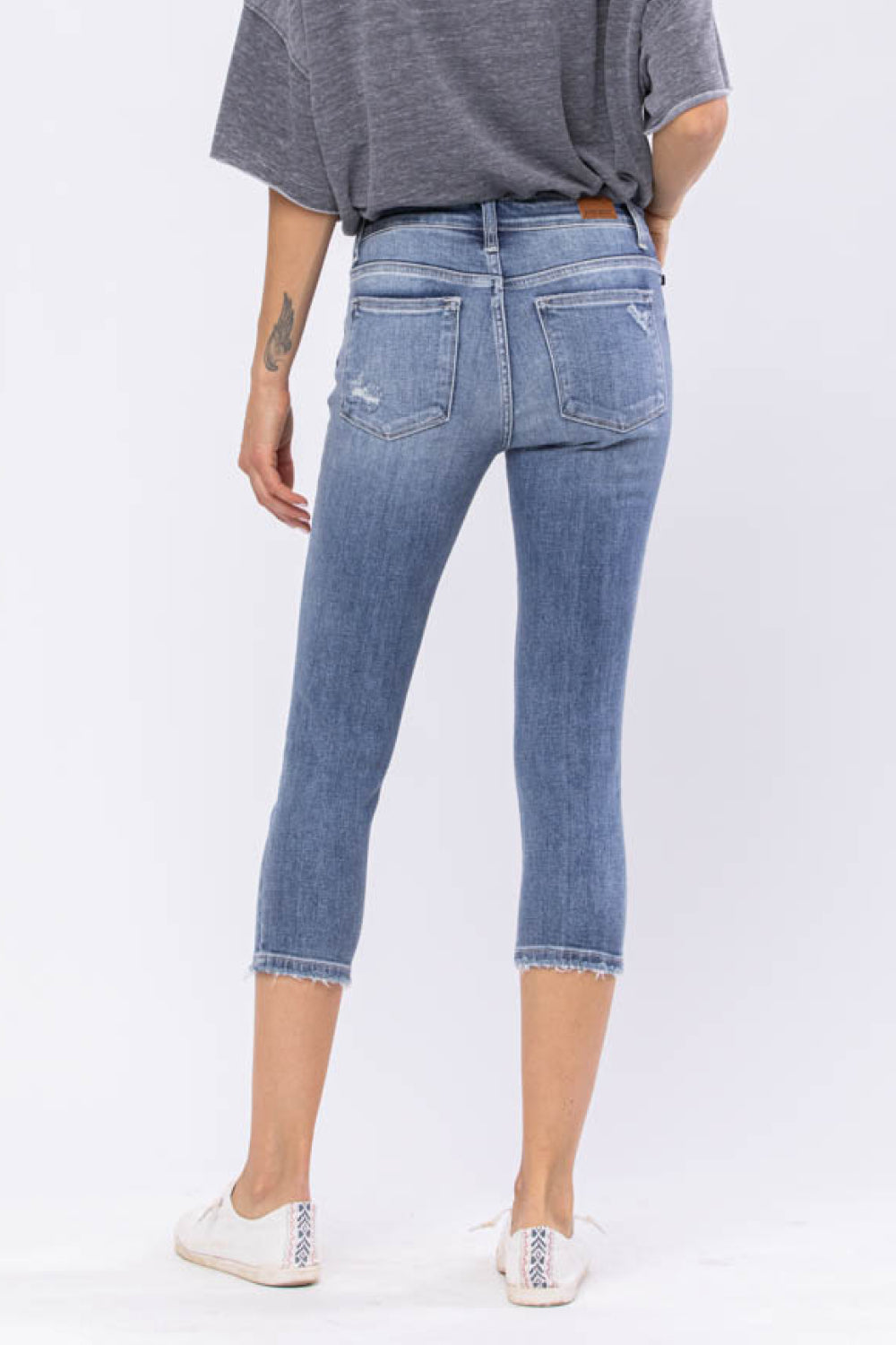 Judy Blue Wren Distressed Mid-Rise Denim Capri