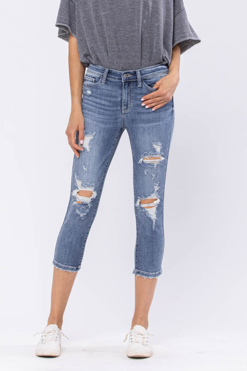 Judy Blue Wren Distressed Mid-Rise Denim Capri