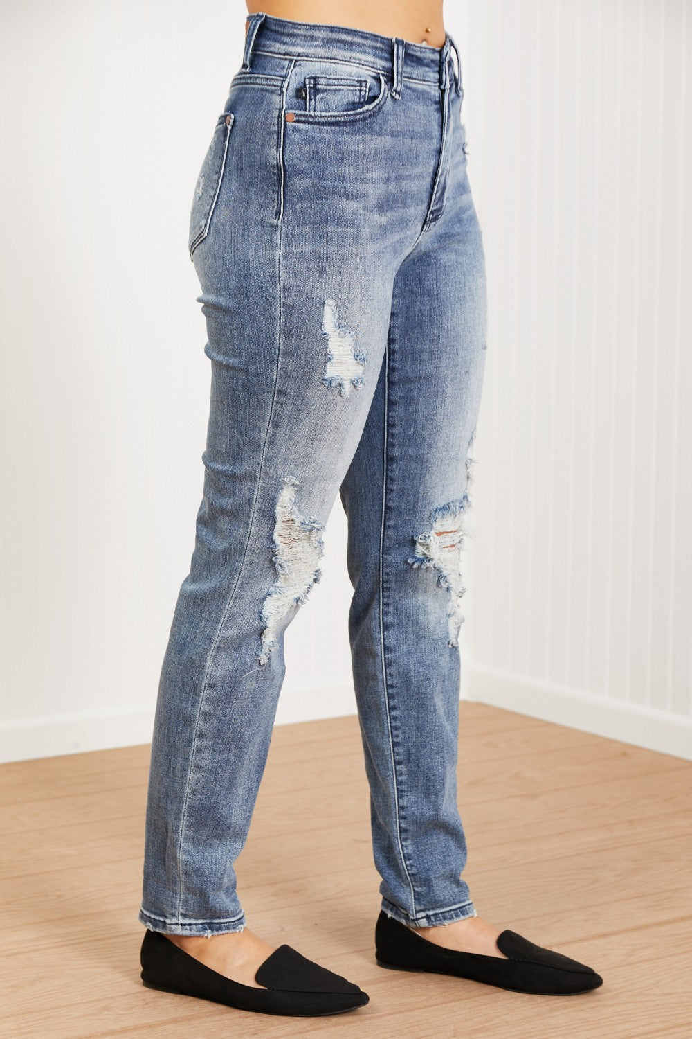 Judy Blue Gracie Mid-Rise Distressed Boyfriend Jeans