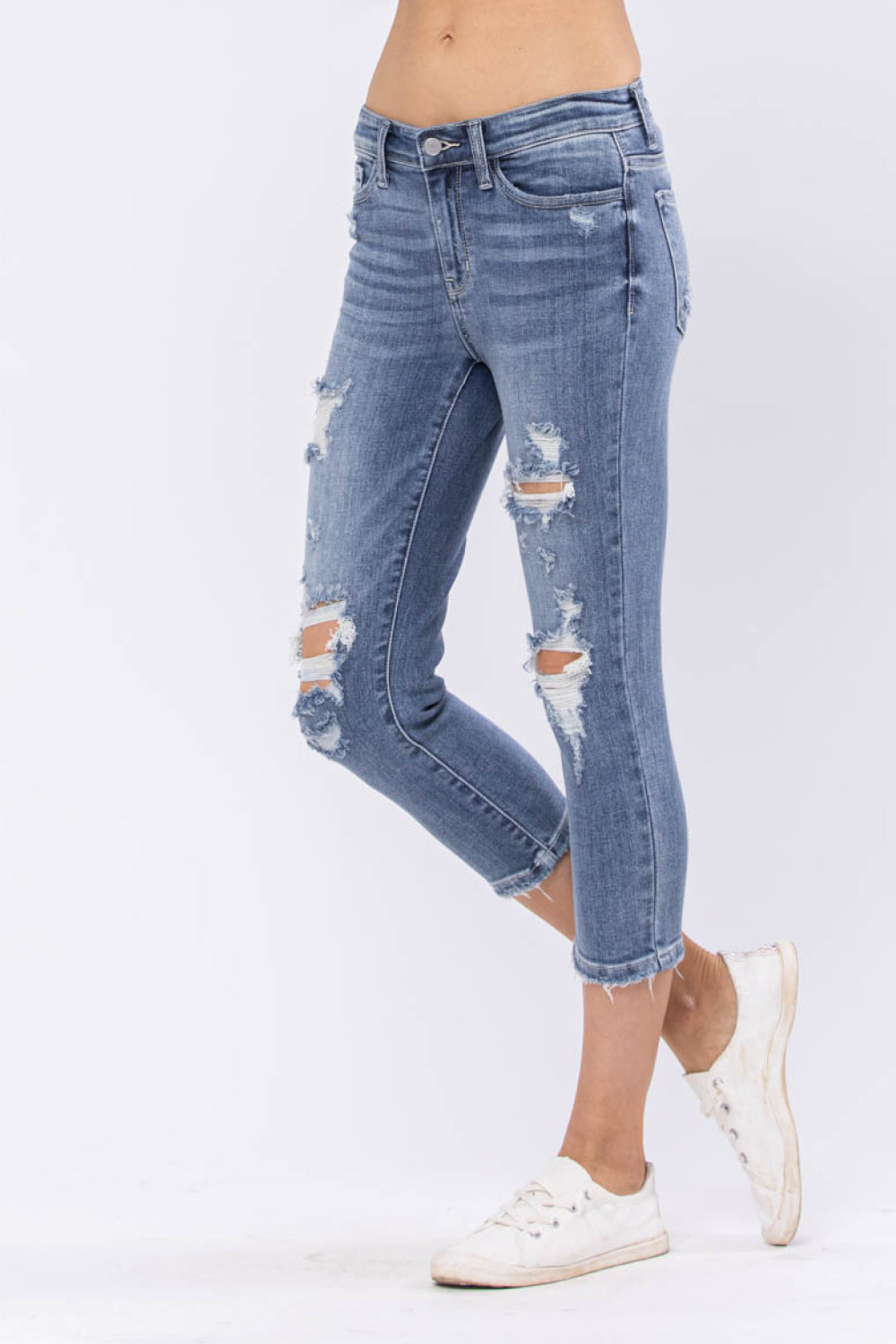 Judy Blue Wren Distressed Mid-Rise Denim Capri